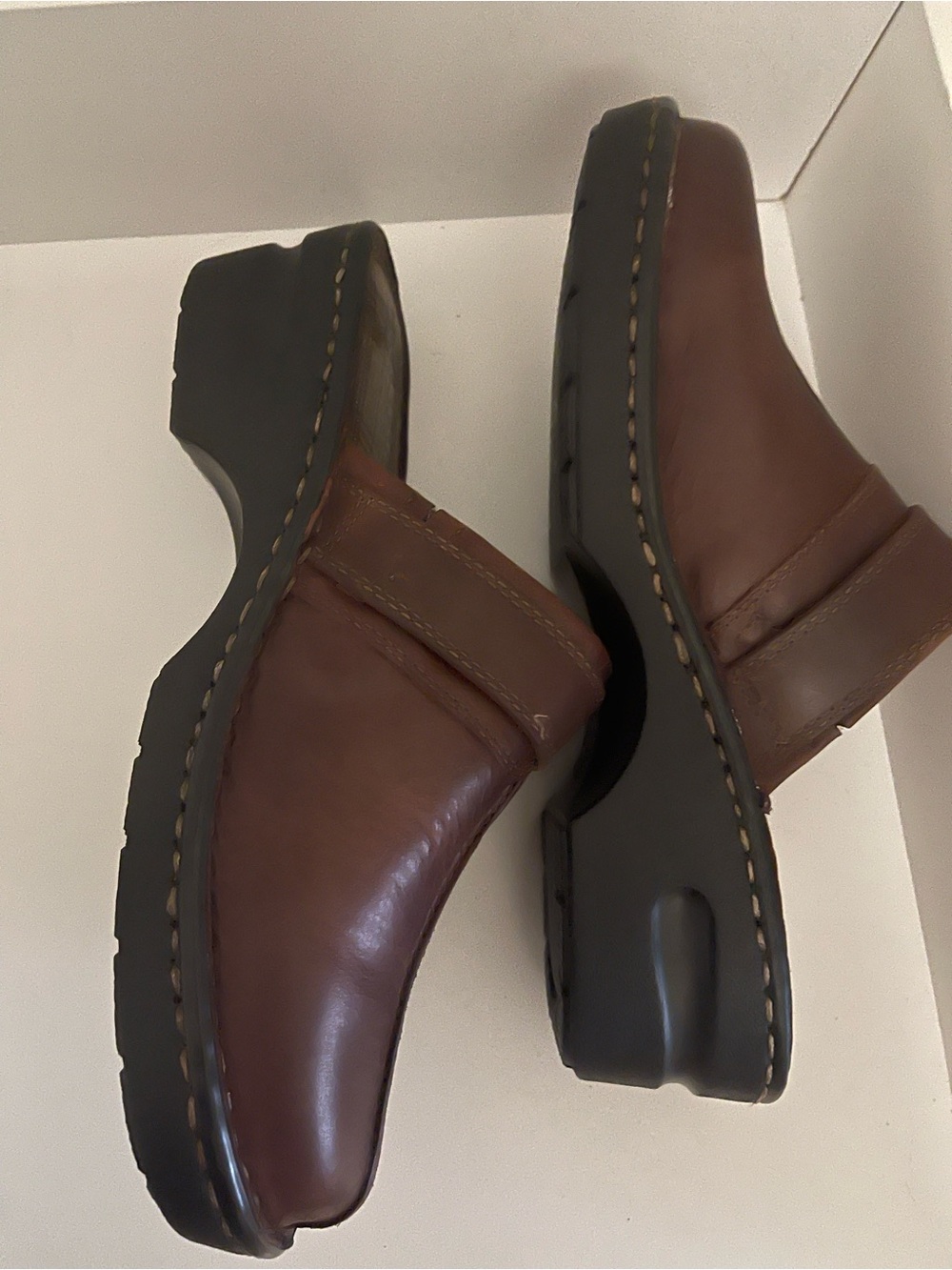 EASTLAND MAE LEATHER CLOGS – SIZE 9 / EU 40 – NEW! - Picture 3 of 8